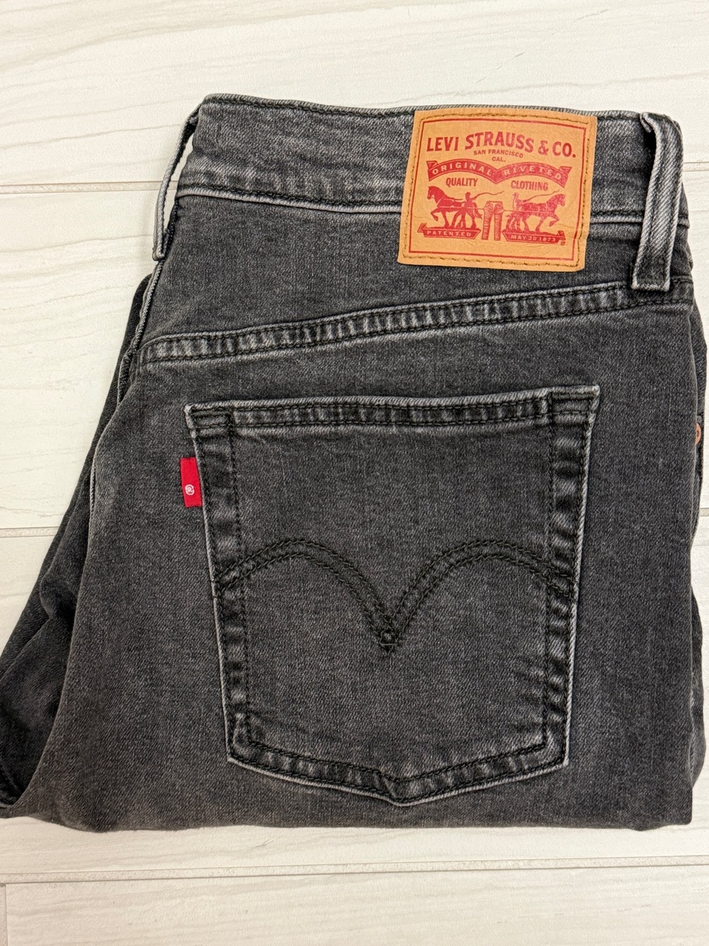Levi’s Wedgie Skinny Jeans Washed Black Button Fly High Rise Size 31